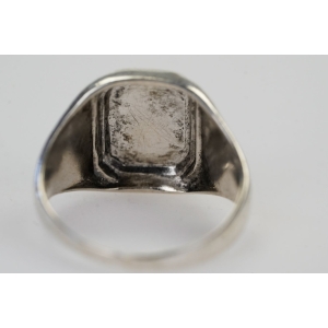 70403 SREBRO SYGNET PIERŚCIEŃ Z MONOGRAMEM R. 18 WAGA 3,9 G (2).JPG