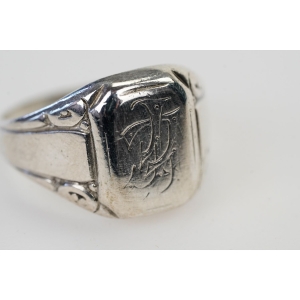 70403 SREBRO SYGNET PIERŚCIEŃ Z MONOGRAMEM R. 18 WAGA 3,9 G (3).JPG
