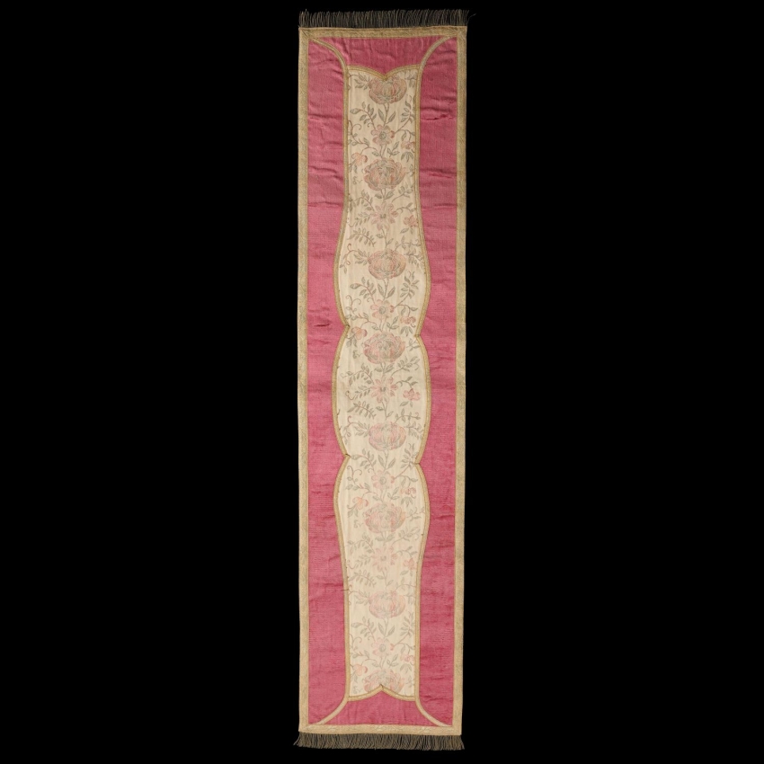 70461 BIEŻNIK LAUFER W STYLU RETRO PUDROWY RÓŻ I ZŁOTO PIĘKNY Z FRĘDZLAMI 150 X 33 cm (1).jpg