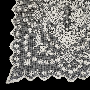 70634 KOŁEK KREMOWY OBRUS LUB FIRANKA CAŁA W KWIATY 220 X 180 CM (1).jpg