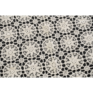70639 SZYDEŁKO KREMOWY OBRUS W ROZETY 142 X 91 CM (2).JPG