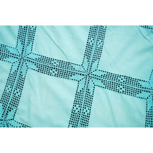 70665 SZYDEŁKO I LNIANE WSTAWKI OBRUS W GWIAZDY W TURKUSIE 80 X 80 CM (2).JPG