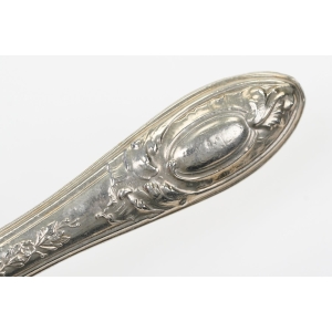 71104 DUŻY WIDELEC CZTEROZĘBNY ŚRODKA STOŁU SECESJA MOSIĘŻNY CZERPAK (2).JPG