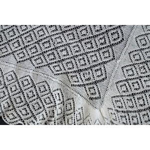 71249 DOŚĆ DELIKATNY OBRUS ROBIONY NA DRUTACH 92 X 81 CM (2).JPG