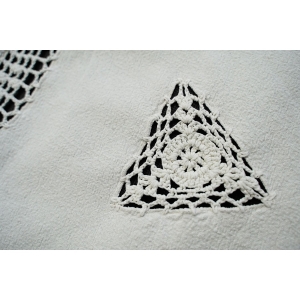 71257 BAWEŁNA I SZYDEŁKOWE WSTAWKI OBRUS 76 X 75 CM (3).JPG