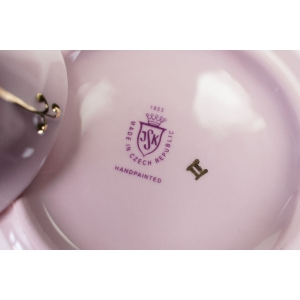 54746 STRUŽNA FILIŻANKA MOKKA ZE SPODKIEM Z RÓŻOWEJ PORCELANY ZE ZŁOCENIAMI (5).JPG