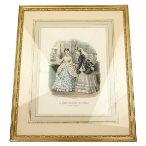 71739 LA MODA ELEGANTE ILLUSTREDA STARA RYCINA Z MODĄ ZA SZYBĄ W RAMIE (1).jpg
