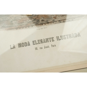 71740 LA MODA ELEGANTE ILLUSTREDA STARA RYCINA Z MODĄ ZA SZYBĄ W RAMIE (3).JPG