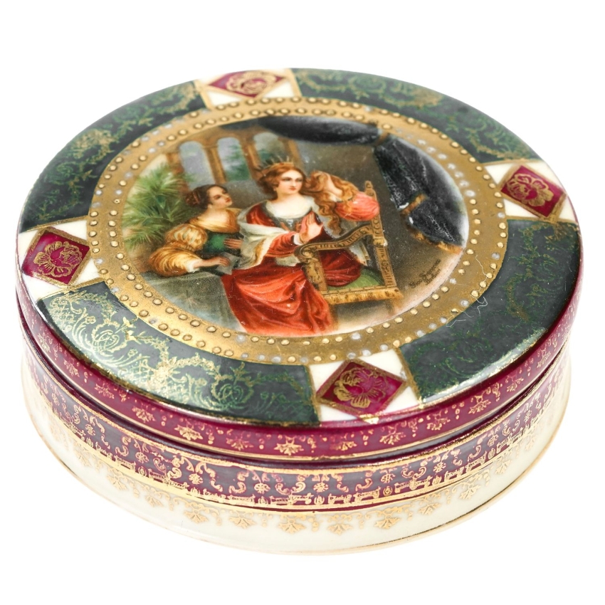 72118 PORCELANOWE PUZDERKO Z OBRAZEM G. F. BARBIERI W STYLU WIEDEŃSKIM (1).jpg