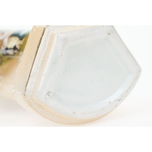 72457 AUSTRA CERAMICZNY RĘCZNIE MALOWANY WAZON SCENKA Z GRACJAMI (5).JPG