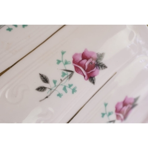 41135 CHODOV KUBEK Z RÓŻOWEJ PORCELANY KWIATY I ZŁOCENIA (3).jpg