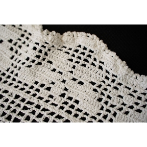 72687 SZYDEŁKO PIĘKNA FIRANKA W KWIATY 130 X 101 CM (4).JPG