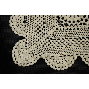 72937 SZYDEŁKO BIEŻNIK LAUFER W ROZETKI BEŻOWO-KREMOWY 84 X 39 CM (4).JPG