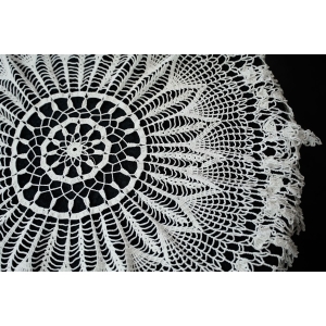 72938 SZYDEŁKO OBRUS NA KAWOWY STOLIK Z ROZETĄ Śr. 85 CM (3).JPG