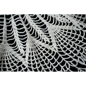 72938 SZYDEŁKO OBRUS NA KAWOWY STOLIK Z ROZETĄ Śr. 85 CM (4).JPG