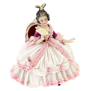 73153 FRANKENTHAL ŚLICZNA FIGURKA DAMY W KRYNOLINACH (1).jpg