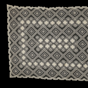 73279 FILET KREMOWY ŚLICZNY OBRUS 173 X 133 CM (1).jpg