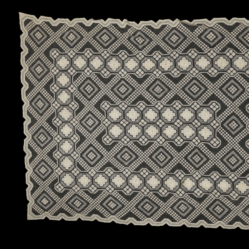 73279 FILET KREMOWY ŚLICZNY OBRUS 173 X 133 CM (1).jpg