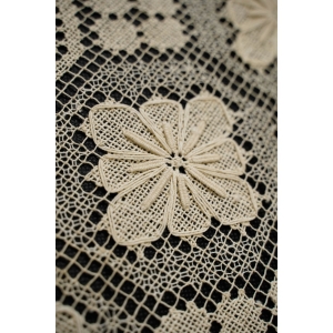 73279 FILET KREMOWY ŚLICZNY OBRUS 173 X 133 CM (4).JPG