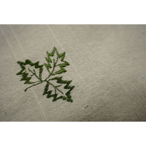 73292 STYLIZOWANY OBRUS W KWIATKI Z SZYDEŁKOWYMI WYKOŃCZENIAMI I FRĘDZLE Z KORALIKAMI 85 X 80 CM (3).JPG
