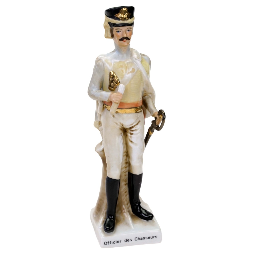 73380 CAPODIMONTE DUŻA FIGURA NAPOLEOŃSKIEGO ŻOŁNIERZA OFFICIER DES CHASSEURS (1).jpg