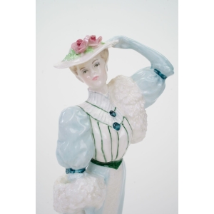 73381 ROYAL DOULTON FIGURKA NIEWIASTY W NIEBIESKIEJ SUKNI (2).JPG
