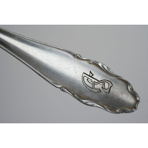 73421 WMF MODEL 2200 ŁYŻKA SERWINGOWA ŚRODKA STOŁU Z MONOGRAMEM (2).JPG