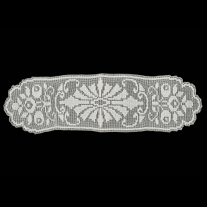 73428 SZYDEŁKO BIEŻNIK SERWETA BIAŁA W KWIATY PIĘKNY WZÓR 109 X 33 CM (1).jpg