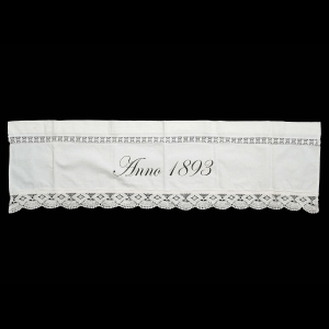 73433 SZYDEŁKO PŁÓTNO I KORONKI NADRUK ZAZDROSTKA LAMBREKIN 120 X 34 CM (1).jpg