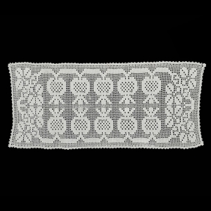 73435 SZYDEŁKO BIEŻNIK SERWETA BIAŁA W MAKÓWKI PIĘKNY WZÓR 80 X 36 CM (1).jpg