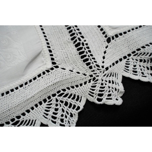 73440 ADAMASZEK PAWIE I KWIATY OBRUS I KORONKA SZYDEŁKOWA 116 X 117 CM (4).JPG