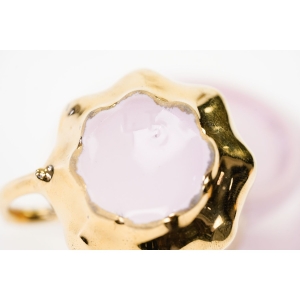 73477 MINIATURKA ZŁOTA FILIŻANKA MOKKA Z RÓŻOWEJ PORCELANY CUDEŃKO (5).JPG