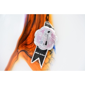 73627 EMPOLI BIAŁY WAZON O CIEKAWYM KSZTAŁCIE Z POMARAŃCZOWYMI I CZARNYMI SMUGAMI (3).JPG