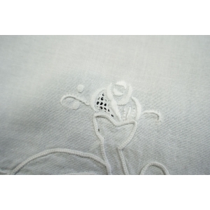 73989 PŁÓTNO HAFT W RÓŻE AŻURKI I KORONKA SZYDEŁKOWA ŚLICZNY OBRUS 80 X 80 CM (3).JPG