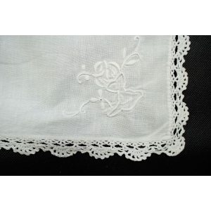 73989 PŁÓTNO HAFT W RÓŻE AŻURKI I KORONKA SZYDEŁKOWA ŚLICZNY OBRUS 80 X 80 CM (4).JPG