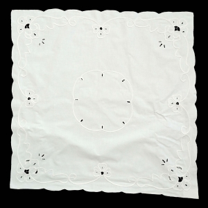 73988 PŁÓTNO HAFT SZNURECZKOWY I AŻURKI ŚLICZNY OBRUS 80 X 80 CM (1).jpg