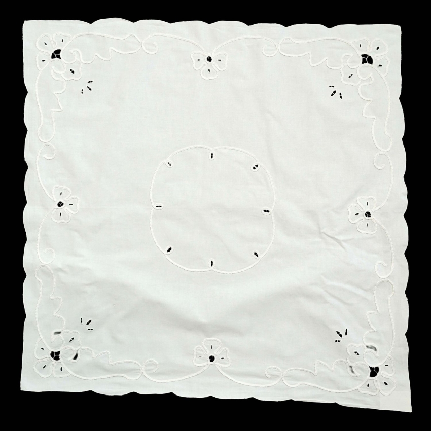 73988 PŁÓTNO HAFT SZNURECZKOWY I AŻURKI ŚLICZNY OBRUS 80 X 80 CM (1).jpg