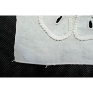 73988 PŁÓTNO HAFT SZNURECZKOWY I AŻURKI ŚLICZNY OBRUS 80 X 80 CM (5).JPG