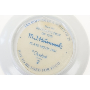 73998 GOEBEL I. HUMMEL MINI TALERZ Z DZIEWCZYNKĄ (3).JPG