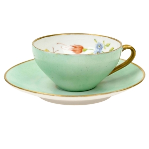 74251 SELEDYNOWA MOKKA ZE SPODKIEM I RĘCZNIE MALOWANE KWIATY I MOTYLEK (1).jpg