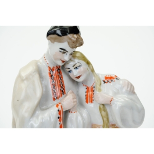 74293 WOŁYŃ POŁONNE ON I ONA NOC MAJOWA DUŻA FIGURA PRZEDSTAWIAJĄCA ZAKOCHANĄ PARĘ (2).JPG