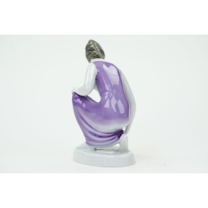 74312 HOLLOHAZA CUDOWNA RĘCZNIE MALOWANA FIGURA KOBIETY CZERPIĄCEJ WODĘ (3).JPG