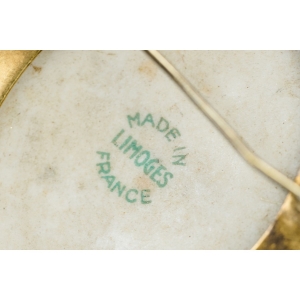 74364 LIMOGES RĘCZNIE MALOWANA PORCELANOWA BROSZA DAMA W RÓŻOWEEJ SUKNI (4).JPG