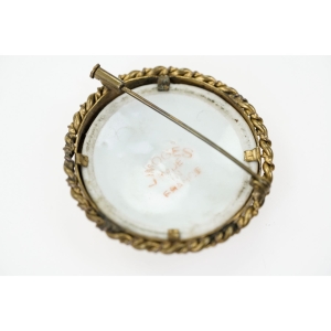 74434 LIMOGES RĘCZNIE MALOWANA PORCELANOWA BROSZA DAMA W CZERWONEJ SUKNI (3).JPG