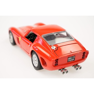 75090 FERRARI GTO '1962 CZERWONY 118 BBURAGO (3).jpg