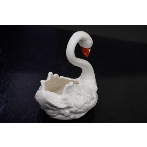 75203 PORCELANOWY ŁABĘDŹ POJEMNIK NA DROBIAZGI FIGURKA (3).jpg