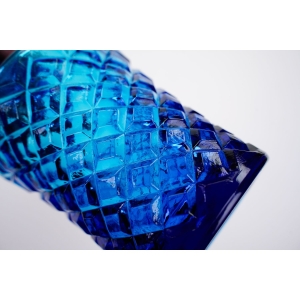 75368 EMPOLI TURKUSOWA KARAFKA Z WZOREM W KRATKĘ (3).jpg