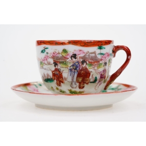 75438 JAPOŃSKA FILIŻANKA ZE SPODKIEM RĘCZNIE MALOWANA Z GEJSZAMI (2).jpg