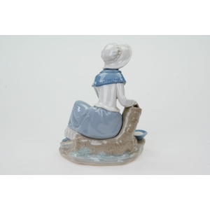 75648 NAOLLADRO ŚLICZNA DUŻA FIGURA DZIEWCZYNY KARMIĄCEJ KOTKA #0284 (4).jpg