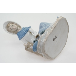75648 NAOLLADRO ŚLICZNA DUŻA FIGURA DZIEWCZYNY KARMIĄCEJ KOTKA #0284 (5).jpg